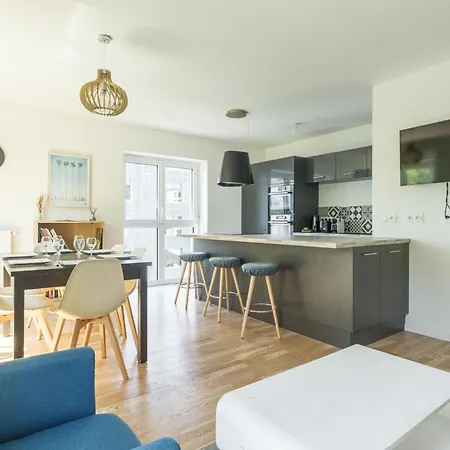 Lumineux Et Calme Au Pied Des Machines * Nantes