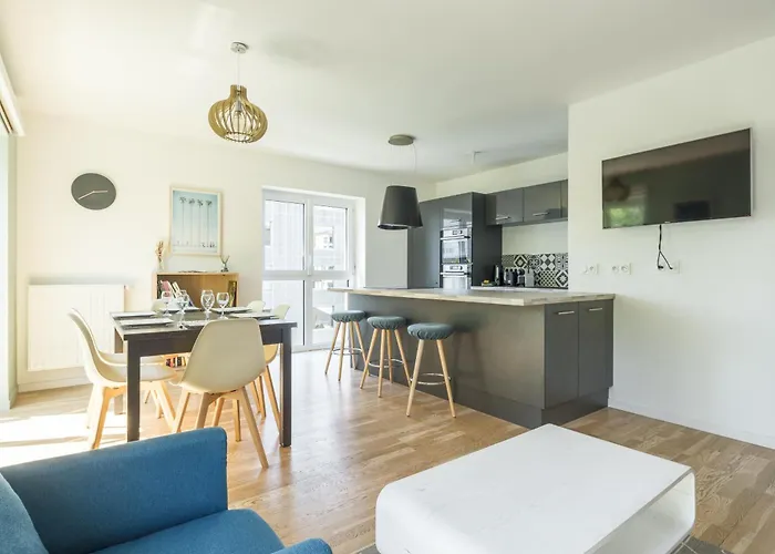 Lumineux Et Calme Au Pied Des Machines * Nantes